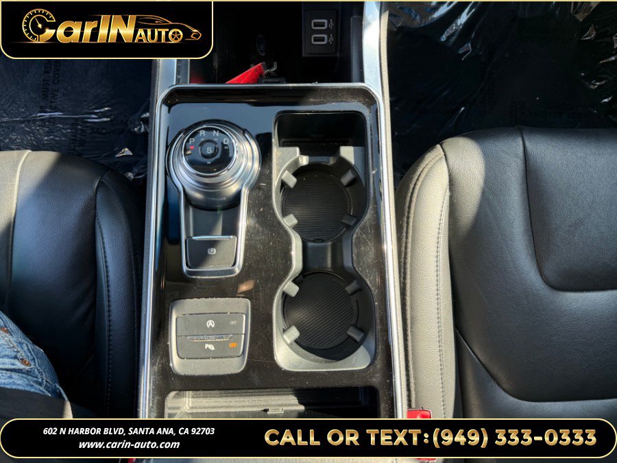 Used 2020 Ford Edge Titanium FWD image 25