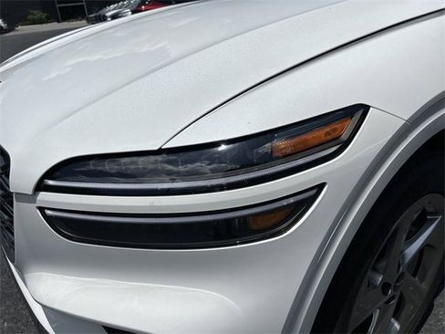 Used 2026 Genesis GV70 2.5T Select image 15
