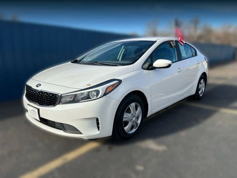 Used 2017 Kia Forte LX w/ LX Popular Package image 3