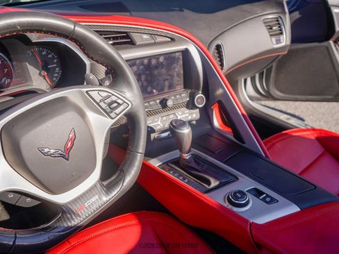 Used 2015 Chevrolet Corvette Z06 w/ 3LZ Preferred Equipment Group image 46