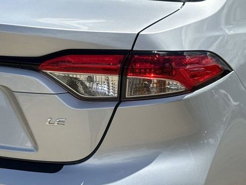 Used 2025 Toyota Corolla LE FWD image 7