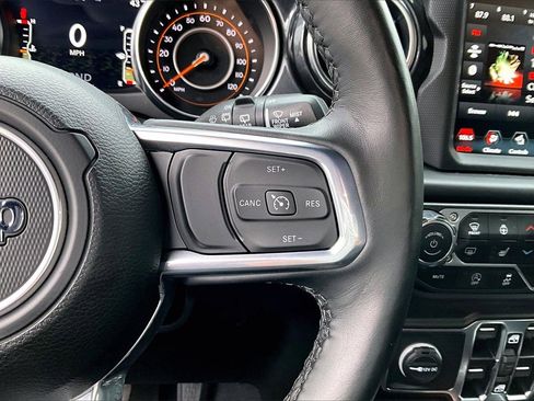 Certified 2022 Jeep Wrangler Unlimited Sahara image 29