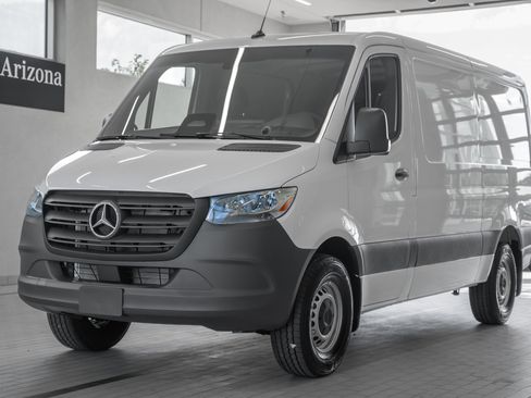 Used 2025 Mercedes-Benz Sprinter 2500 image 24