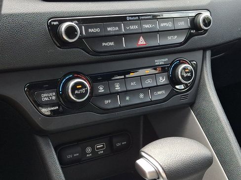 Used 2019 Kia Niro FE FWD image 16