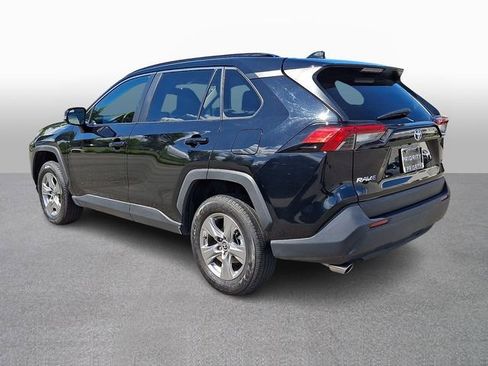 Used 2025 Toyota RAV4 XLE FWD image 6