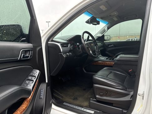Used 2017 Chevrolet Suburban Premier image 8