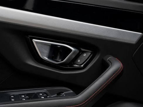 Used 2019 Lamborghini Urus AWD/4WD image 53