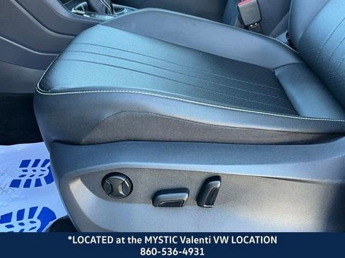 Certified 2023 Volkswagen Tiguan SE w/ Panoramic Sunroof Package image 34