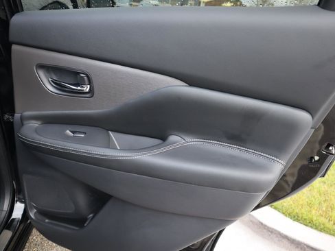 Certified 2024 Nissan Murano SV w/ SV Midnight Edition Package image 42