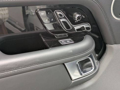 Used 2018 Land Rover Range Rover HSE image 14