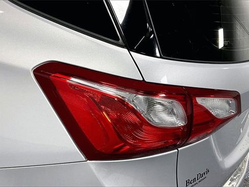 Used 2018 Chevrolet Equinox LS image 22