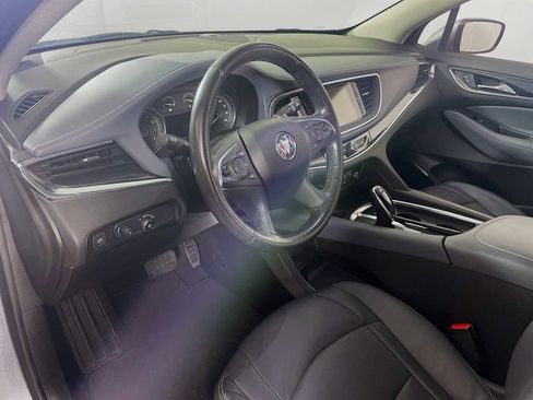 Used 2021 Buick Enclave Essence image 7