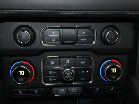 Used 2024 Chevrolet Tahoe LT RWD image 31