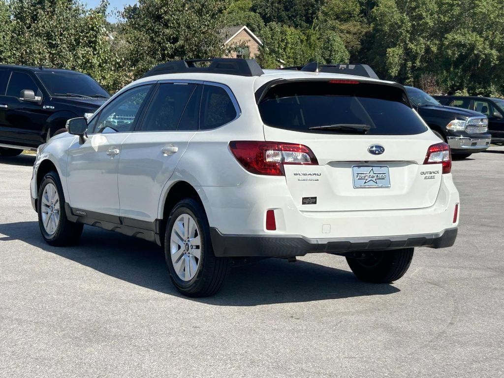 Used 2017 Subaru Outback 2.5i Premium AWD/4WD image 5