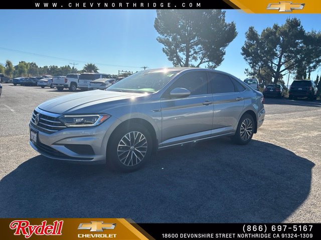 Used 2019 Volkswagen Jetta SEL w/ Cold Weather Package FWD image 1