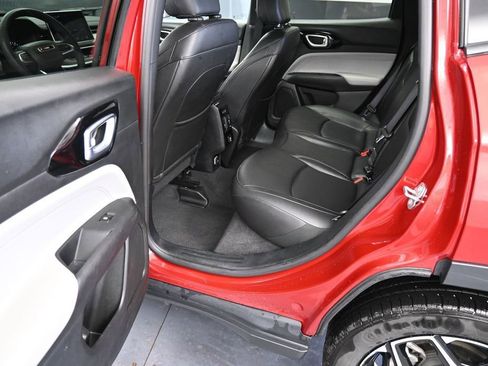 Used 2025 Jeep Compass Limited AWD/4WD image 16