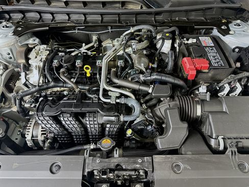 Used 2024 Nissan Altima 2.5 SV FWD image 31