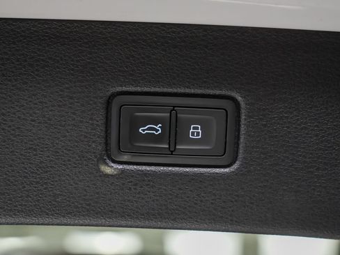 Used 2019 Audi Q7 3.0T Prestige w/ Prestige Package AWD/4WD image 15