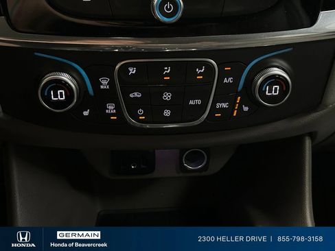 Used 2018 Chevrolet Traverse LT AWD/4WD image 24