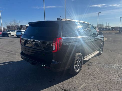 Certified 2025 Ford Expedition Active image 3