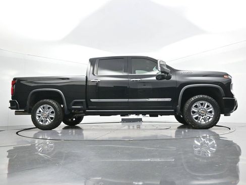 Used 2024 Chevrolet Silverado 2500 High Country w/ High Country Premium Package AWD/4WD image 52