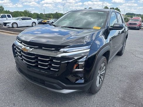 Used 2026 Chevrolet Equinox LT FWD image 1