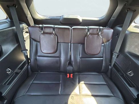 Used 2020 Ford Explorer Platinum w/ Premium Technology Package AWD/4WD image 17