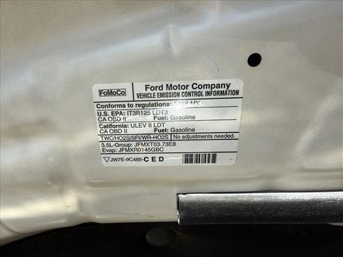 Used 2018 Ford Explorer Limited image 23