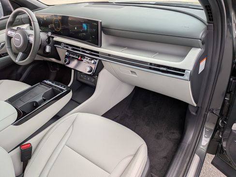 New 2025 Hyundai Tucson Limited image 27