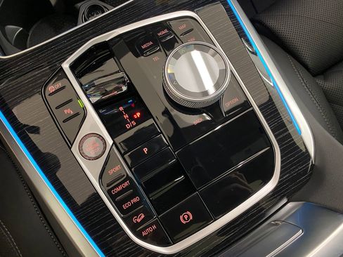 Used 2026 BMW X5 xDrive40i w/ Executive Package image 18