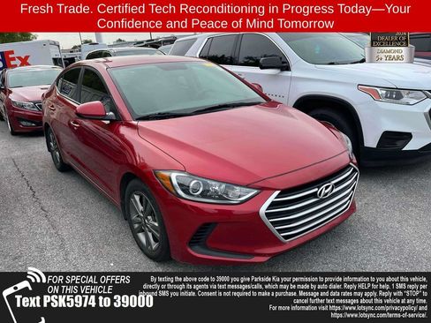 Used 2017 Hyundai Elantra SE FWD image 1