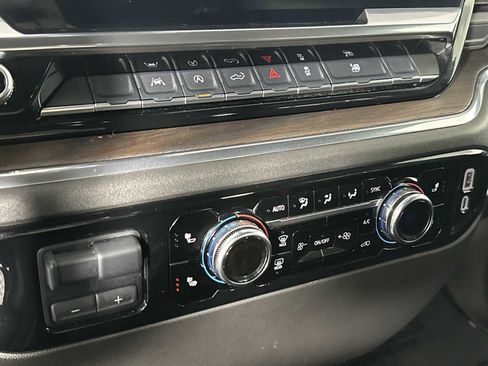 Used 2025 GMC Sierra 1500 SLT image 29