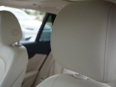 Used 2018 Mercedes-Benz GLC 300 image 24