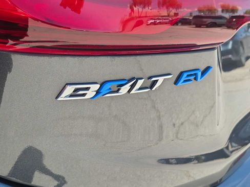 Used 2020 Chevrolet Bolt Premier w/ Infotainment Package FWD image 12