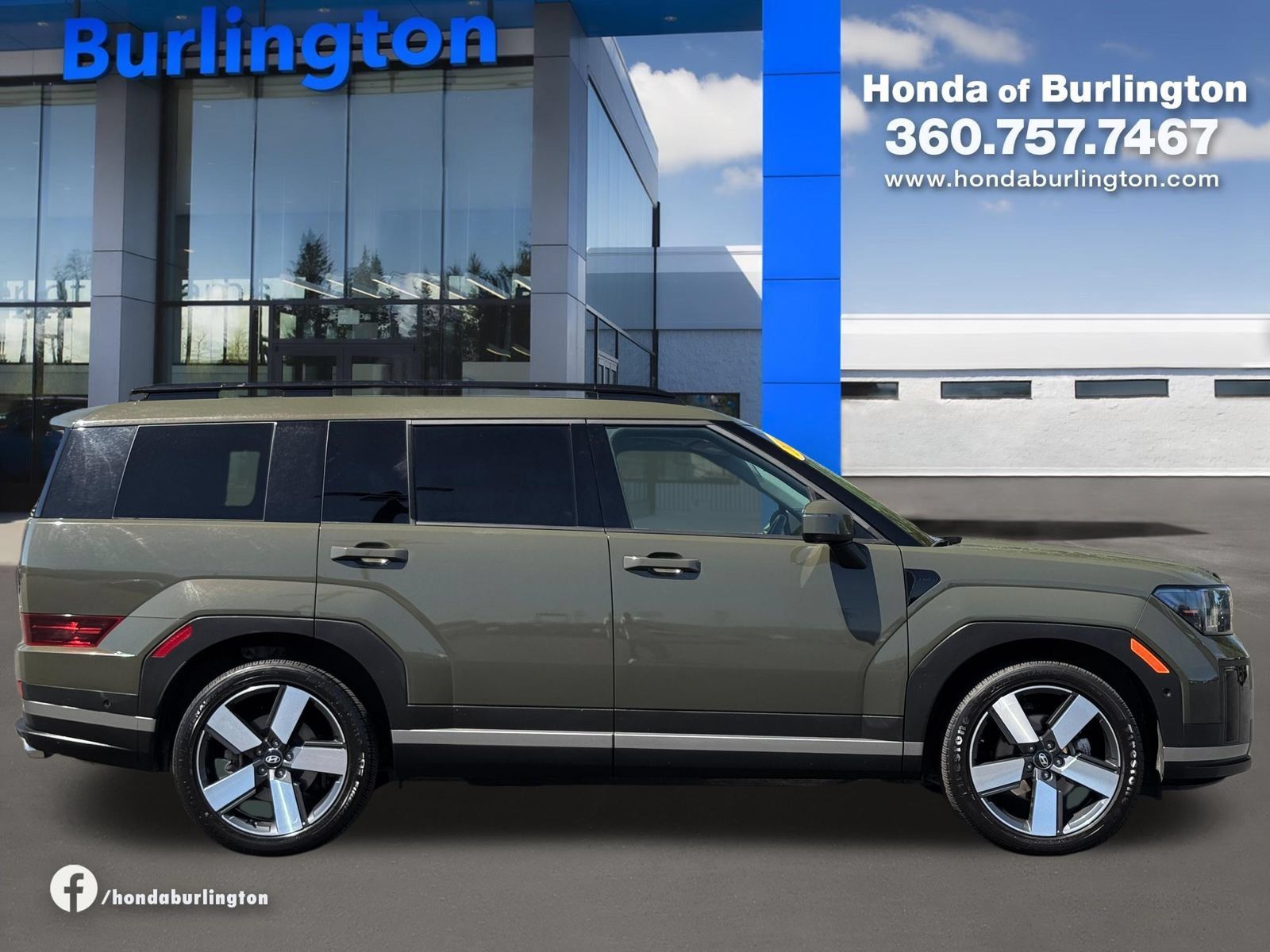 Used 2024 Hyundai Santa Fe Limited AWD/4WD image 7