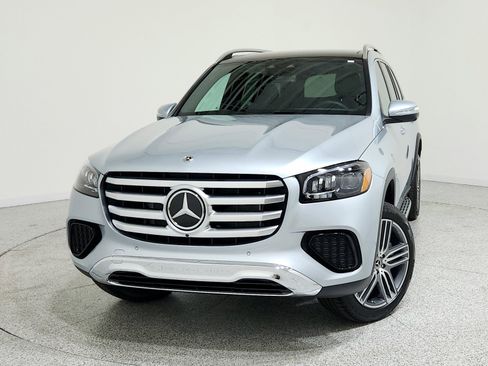 New 2026 Mercedes-Benz GLS 450 4MATIC image 2
