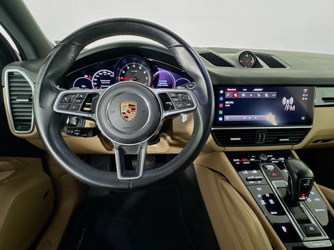 Used 2023 Porsche Cayenne AWD/4WD image 10