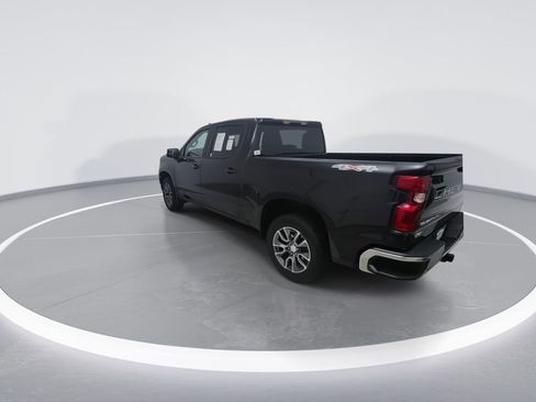 Used 2024 Chevrolet Silverado 1500 LT AWD/4WD image 7