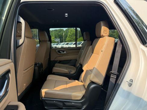 Used 2022 Chevrolet Tahoe Premier AWD/4WD image 25