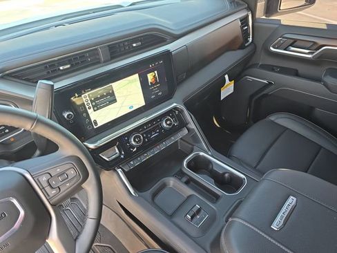 Used 2026 GMC Sierra 2500 Denali w/ Denali Reserve Package image 25