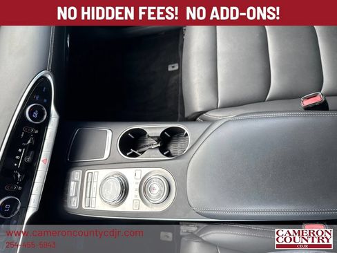 Used 2025 Genesis GV70 2.5T AWD/4WD image 12