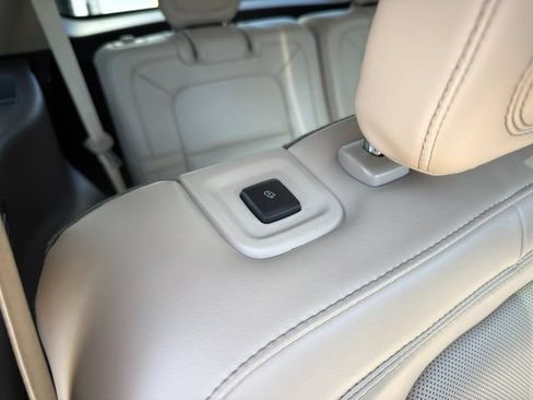 Used 2022 Lincoln Aviator Reserve w/ Equipment Group 201A AWD/4WD image 13