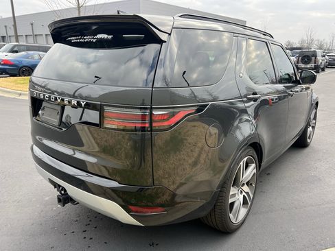 Used 2025 Land Rover Discovery Metropolitan Edition image 7