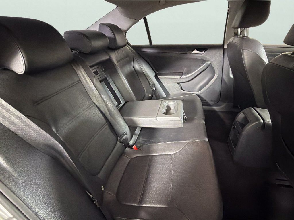 Used 2014 Volkswagen Jetta SE FWD image 28