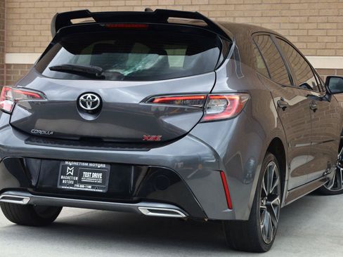 Used 2022 Toyota Corolla XSE FWD image 9