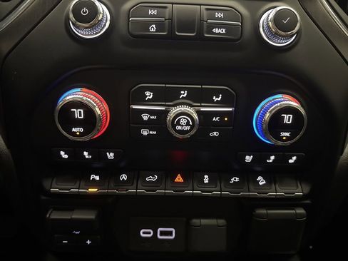 Used 2021 GMC Sierra 1500 AT4 w/ AT4 Value Package AWD/4WD image 38