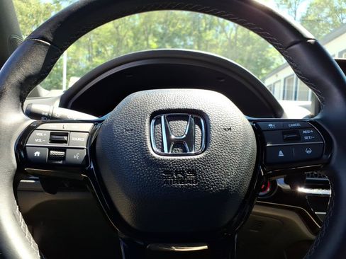 Used 2025 Honda Civic Sport image 24