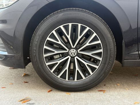 Certified 2021 Volkswagen Jetta SE w/ SE Cold Weather Package image 9