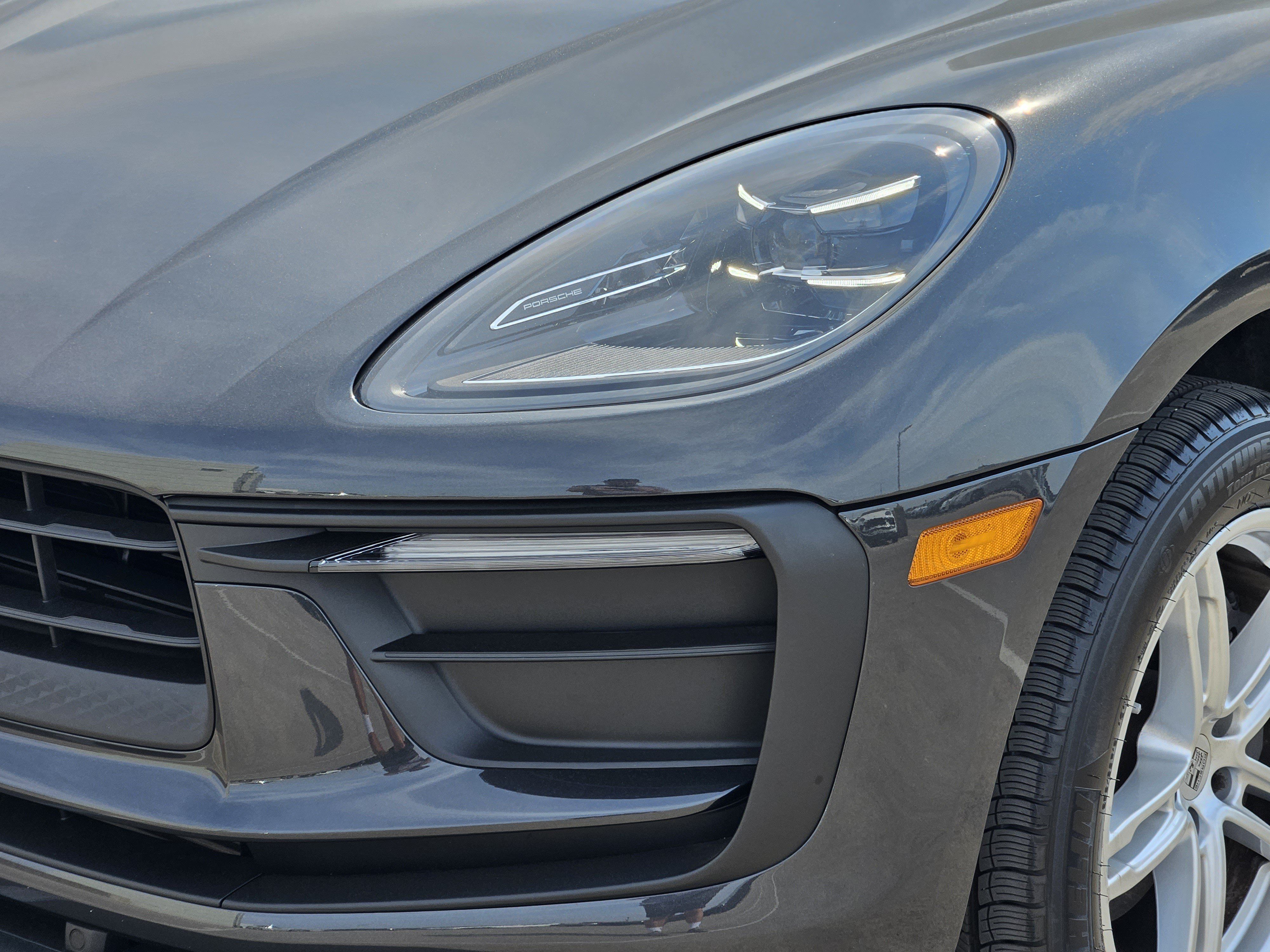Certified 2026 Porsche Macan AWD/4WD image 12