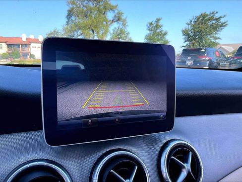 Used 2018 Mercedes-Benz CLA 250 image 27
